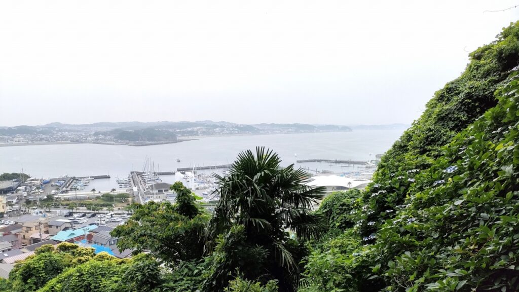 江の島から見た湘南海岸