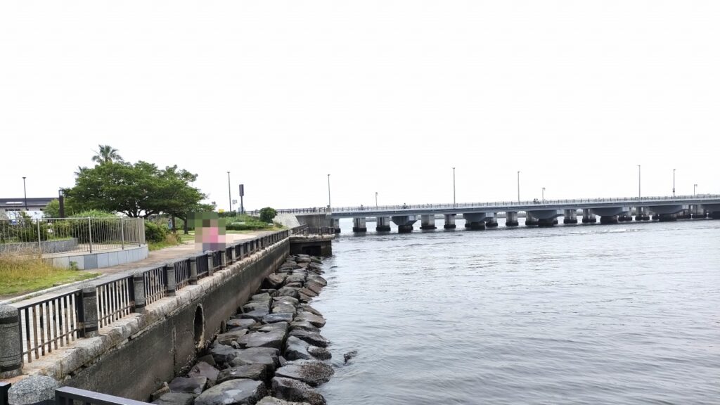 江の島側から見た江の島大橋