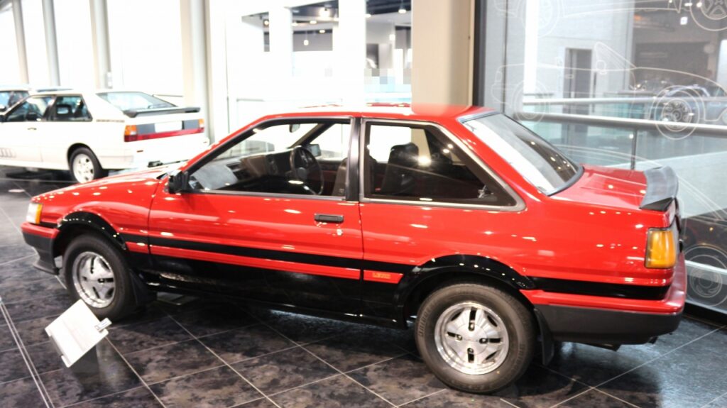 トヨタ カローラ レビン AE86型 1983年 日本