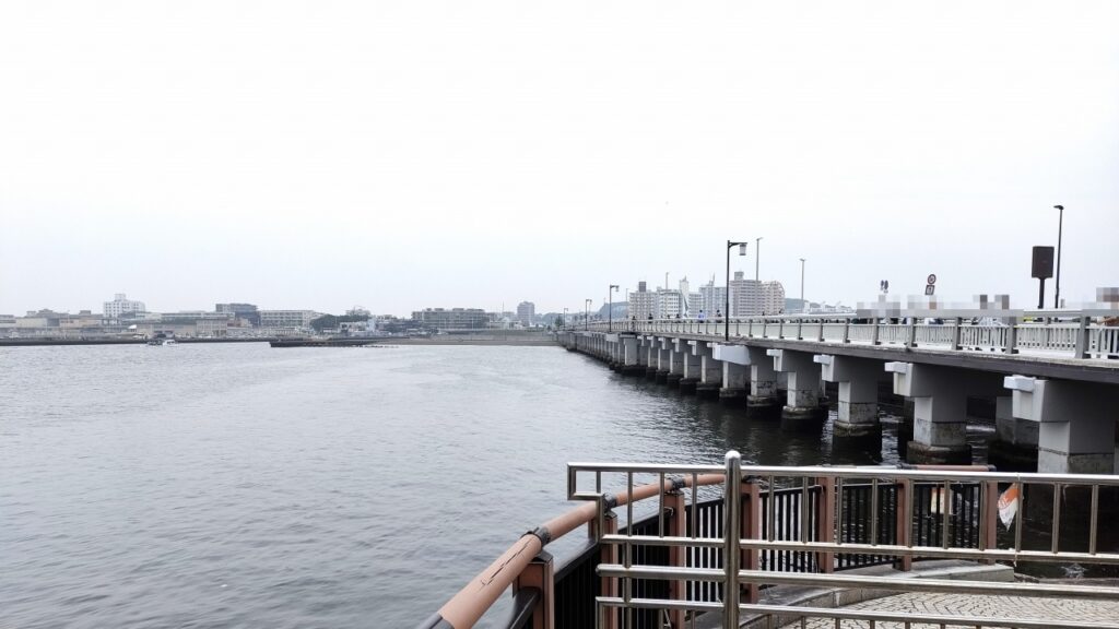 江の島側から見た江の島大橋