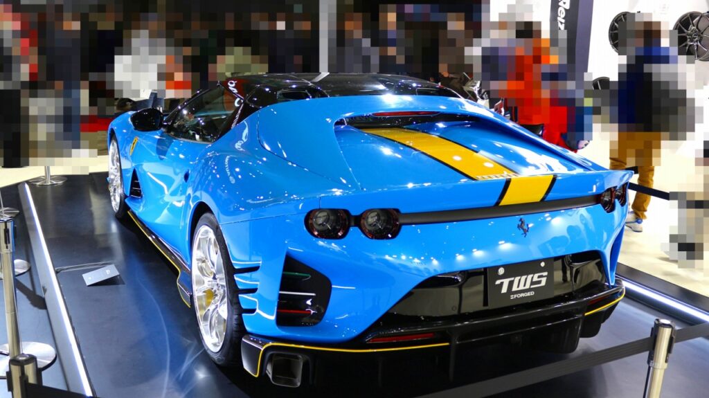 フェラーリ 812 コンペティツィオーネ
