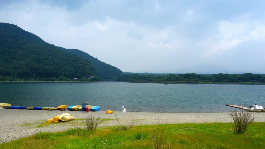 精進湖