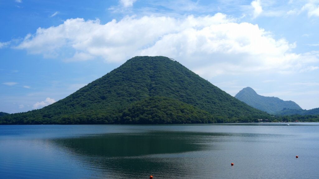 榛名富士と榛名湖
