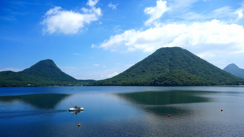 榛名富士と榛名湖