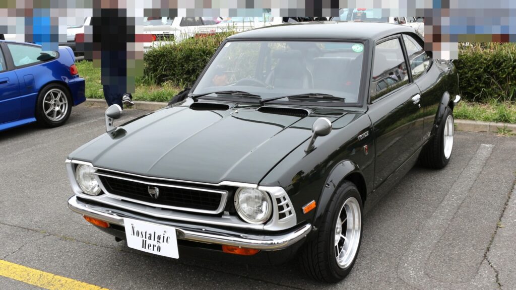 トヨタ　カローラ　レビン　TE27型