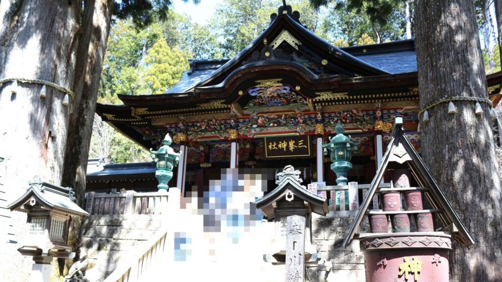 三峯神社 拝殿
