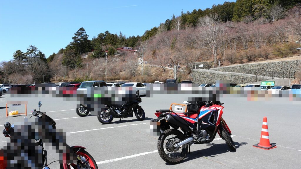 三峯神社 駐車場