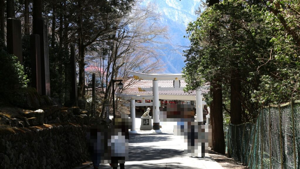 三峯神社 三ツ鳥居