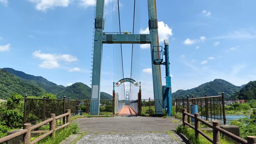 宮ケ瀬湖畔エリア 水の郷大つり橋