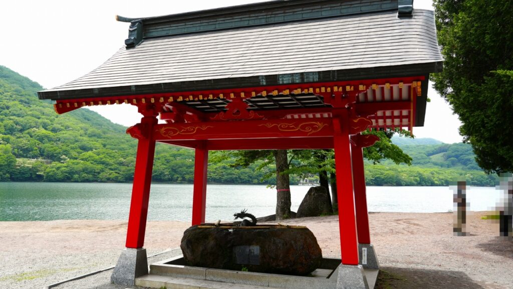 赤城神社　手水舎