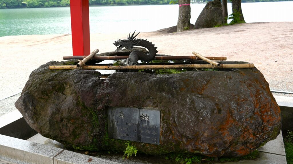 赤城神社　手水舎