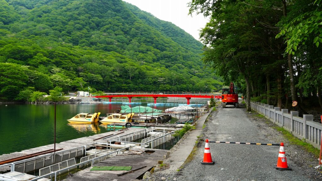 赤城神社　啄木鳥橋（きつつきばし）