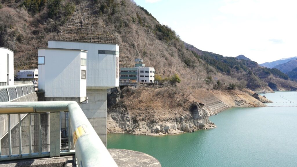浦山ダム　秩父さくら湖